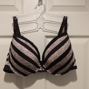 ☘️B2G1Free☘️ Bra 38 D